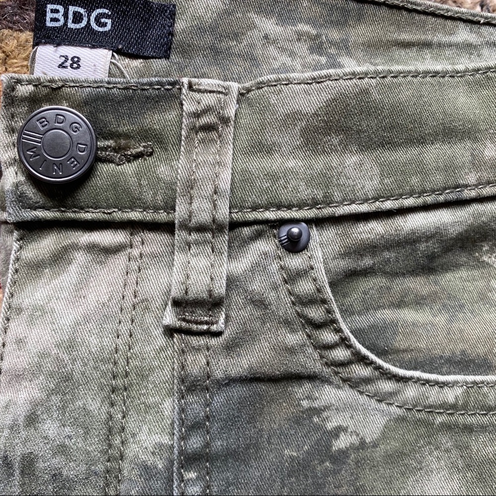Urban Outfitters BDG camo pants jeans skinny leg ankle zip size 28 - Picture 4 of 12